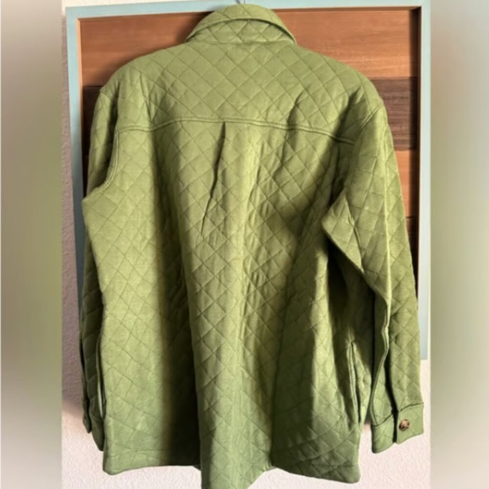 NWT vineyard vines Quilted Dreamcloth Shirt Jacket in Cypress - Picture 2 of 11